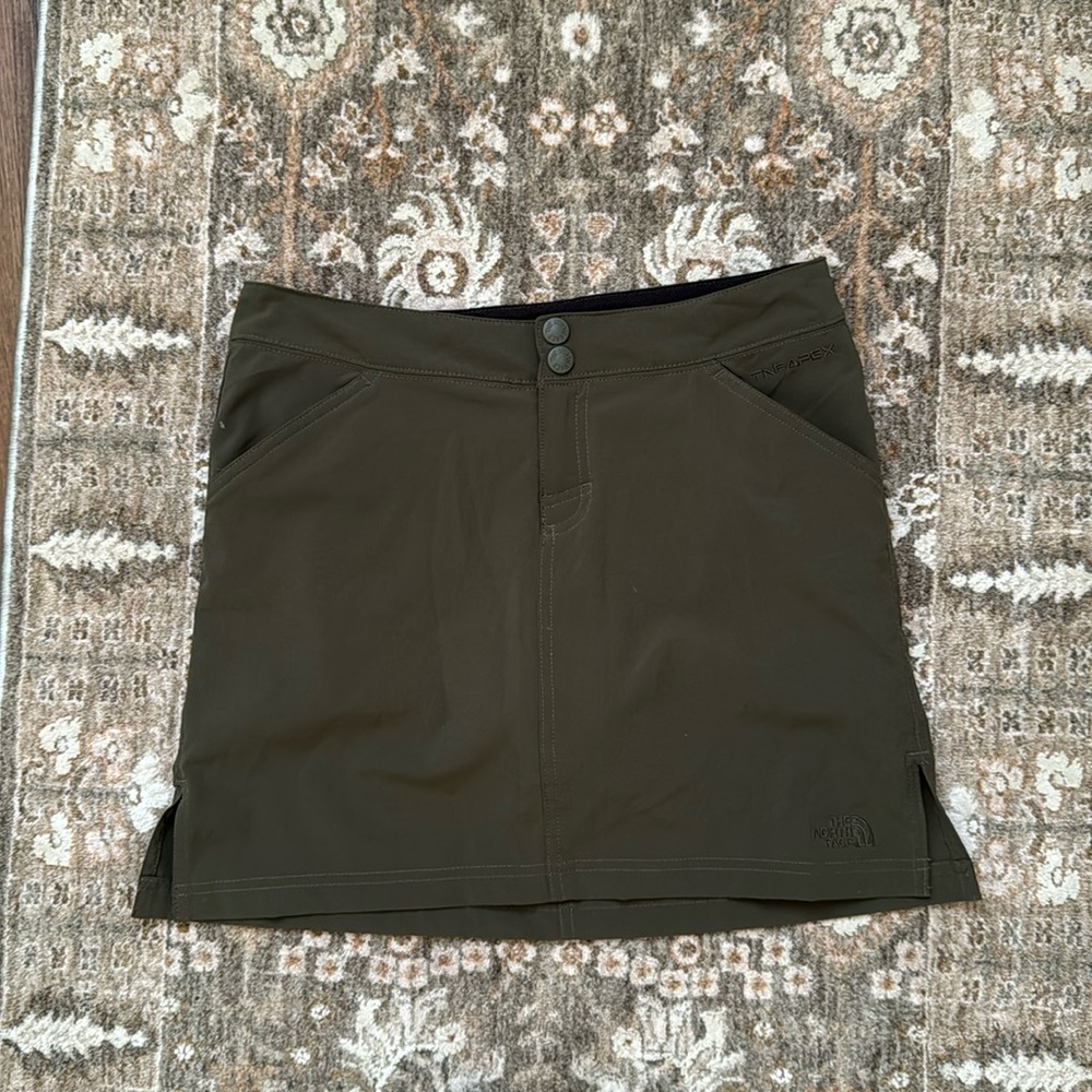 The North Face TNF Apex Skirt in Olive